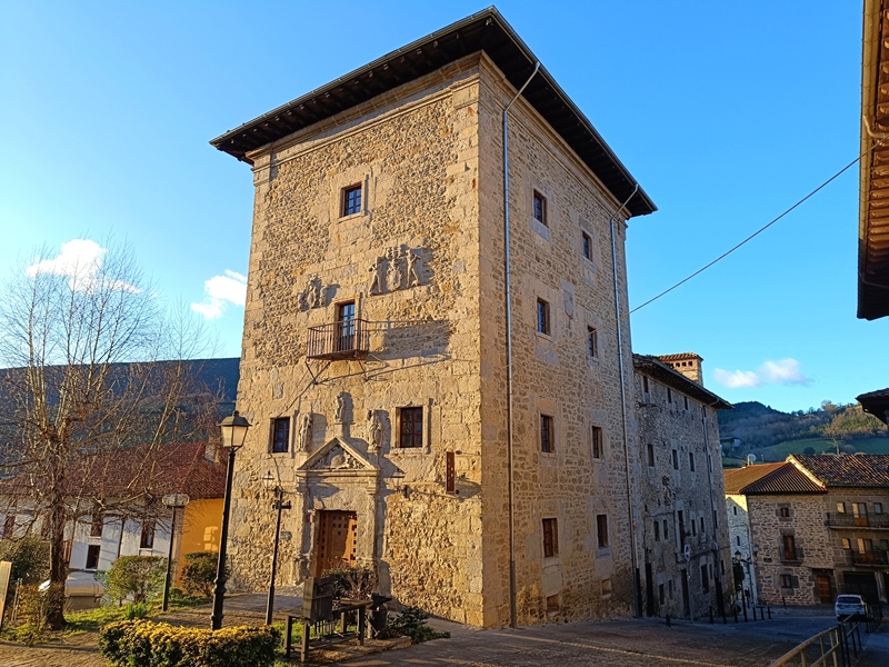 Ortiz de Molinillo de Velasco Dorrea eta Jauregia. Artziniega