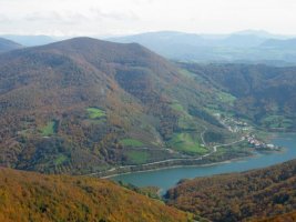 Eugi magalean duela, Leateko Gainatik