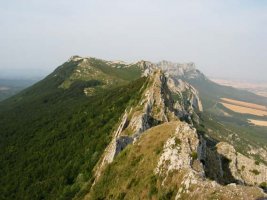 Castillo de Vallehermosa eta Cervera hondoan