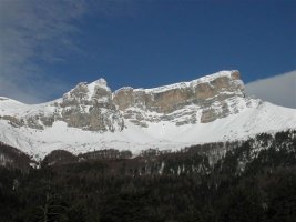 Castillo de Achert igoeratik ikusita
