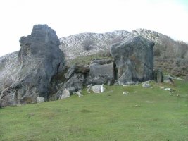 HARRIAK AZKEN ALDAPAN