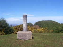 Pertxeleko tontorra eta atzean Aldura