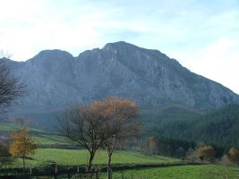 ALLUITZ (1040 m) Axpeko Mendigoikoatik