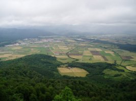 Etxarri Aranatz Mendizelaitik jaisten den bidetik ikusita