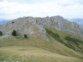 Etitzegi eta Larraone hegoaldetik ikusita