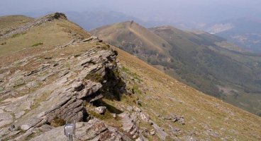 Montes de Arno con Buz?n Odoriaga en primer plano