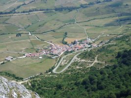 Lizarraga herria tontorretik ikusita