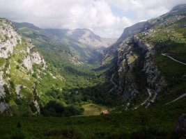 Asón bailara Asón mendatetik ikusita