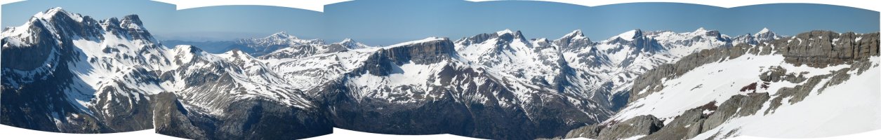 Zuriza aldeko mendiak Aguerriko lepotik