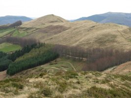 Aranomendi, Arano gainean dagoen mendia