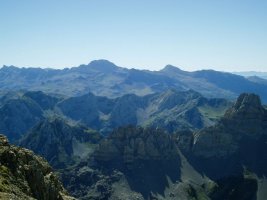 Bisaurin eta Aguerri Auñamenditik ikusita