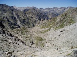 Monestero lepotik mendebaldera ikuspegia