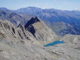 Mendebaldetik ikusita, Astazou lepotik