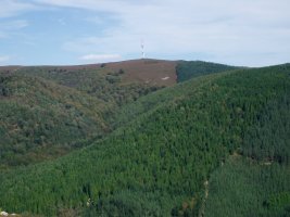 Hego-mendebaldetik ikusita, Usako atxa ingurutik