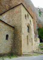 San Juan de la Peña monastegi zaharreko eliza