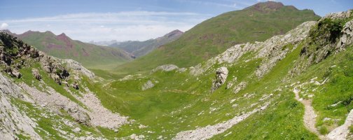 Estanes aintzirara doan bidetik Aguas Tuertasera ikuspegia