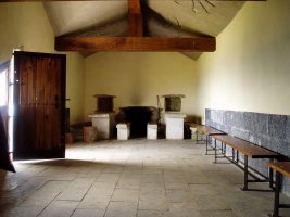 Aterpe funtzioa egiten duen ermitako zatia zaharberritua izan ondoren