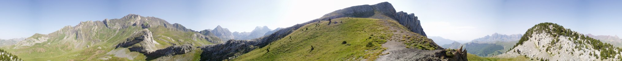 Ipar-mendebaldeko lepotik 360º-tako ikuspegia