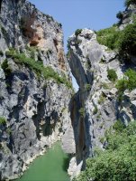 Arroilaren hegoaldeko ertza Deabruaren Zubitik ikusita