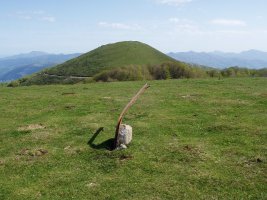 Putzutekogañeko (1062m) gailurra eta Txaruta