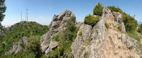 Mendebaldeko tontorra, erdiko tontorrera igotzeko bidetik.