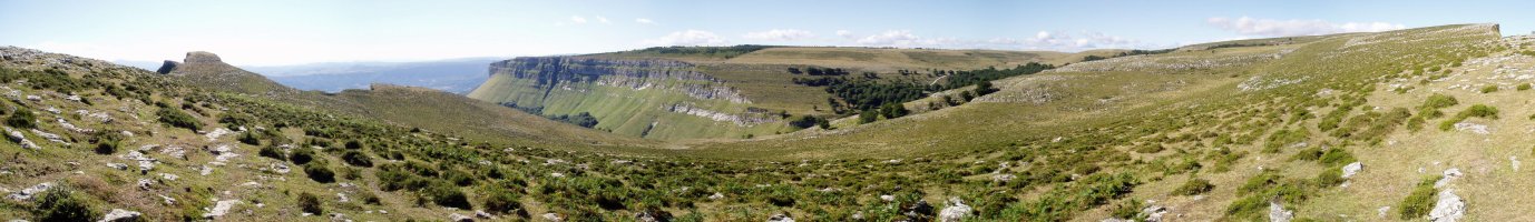 Mendebaldeko bizkarretik ikuspegi zabala