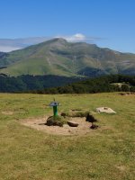 Ekialdeko Abodiko txartelontzia eta Orhi