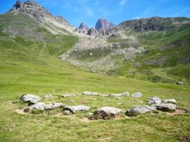 Senescauko harrespila  Peyreget-eko bidean 