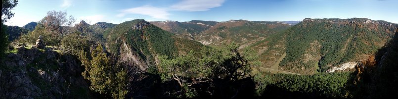 Panorama zabala Artasoetako gailurretik