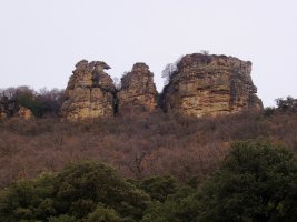 Kastellarko arroka bitxiak