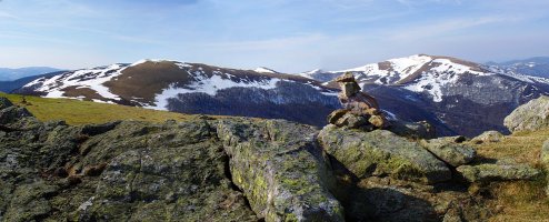 Leitzaratekako gailurra. Atzean Txangoa eta Astobizkar