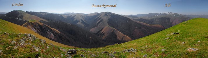 Sorogain inguruko mendiak Urtaraiko gailurretik