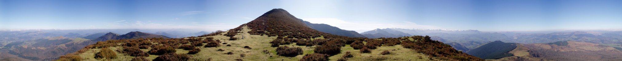 Iparraldeko hegitik 360ºtako ikuspegia