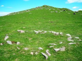 Argintzu mendebalde harrespila