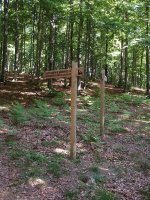 Adierazgarriak Burdindogi eta Leate arteko bidean