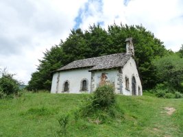 Elurretako Ama Birjinaren baseliza, Akerreriako hegietan