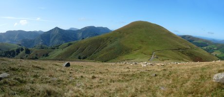 Iguzkimendi eta Mehatseko lepoa Artzamendiko hegietatik