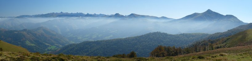 Larrañeko ibarra eta Pirinioak Bagargiak-eko lepoan gora