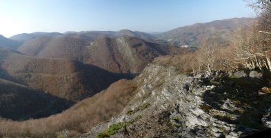 Ekialderantzko ikuspegia: Uztartza eta Artzeleta mendiak