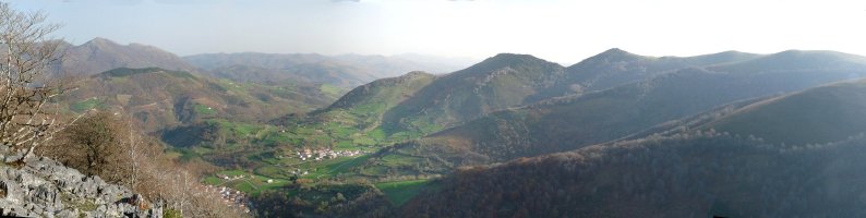 Mendebalderantzko ikuspegia: Aitzarbil, Munazorrotz eta Beintza-Labaien