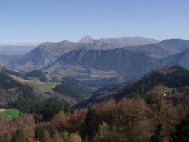 Aralar eta inguruko mendiak Dorrontsorogainetik