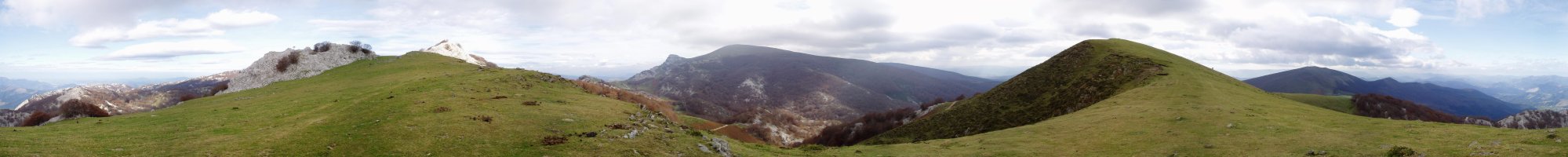 Ipar-ekialdeko bizkarretik 360ºtako ikuspegia