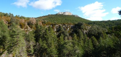 Alduko Harria, Atagaitzeko arroilaren gainean