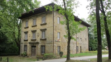 Urdanibia jauregia, Irun