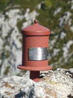 Elkeko txartelontzietako bat