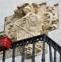 Etxe bateko armarria, Izu-Oltza