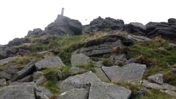 Oderiaga (1244m) tontorra eta postontzia, iparretik ikusita