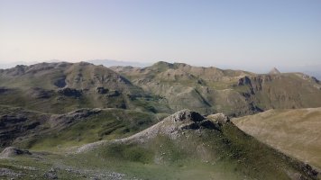 Pardarri, Ganbo eta Txindokiko punta Aldaonetik.jpg