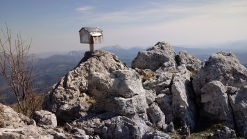 Miruen Haitza (1288m) tontorra eta postontzia