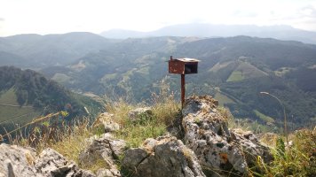 Aizkoate (735m) postontzia